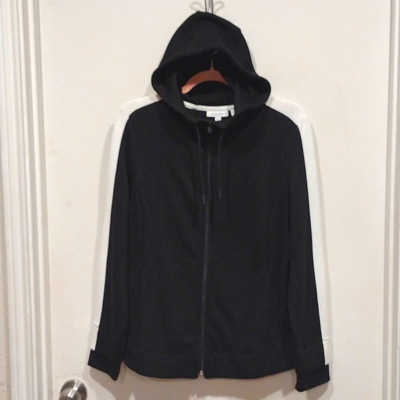 Chico's Black & White Full Zip Hooded Jacket Sz 1 (Sm.8)- Gorpcore Athleisure - Picture 1 of 7